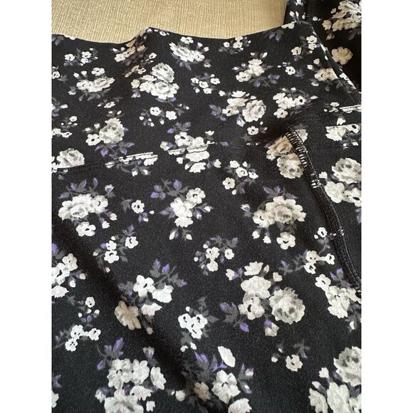 Victoria’s Secret Pink Ultimate High Waisted‎ Black Floral Legging Size Large - Picture 8 of 9